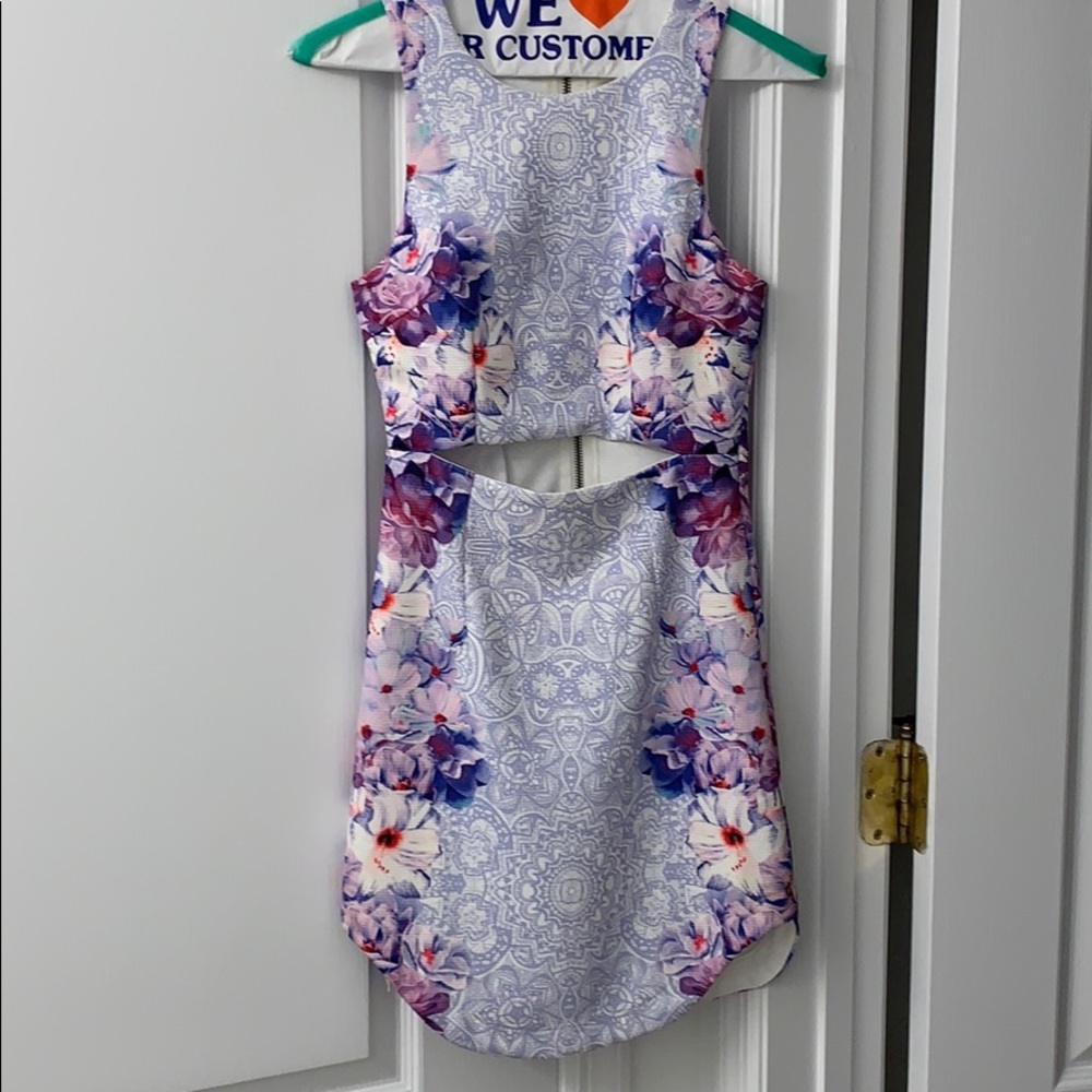 Floral tight mini dress with cutout